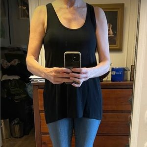Vince U-shaped roomy long tank.